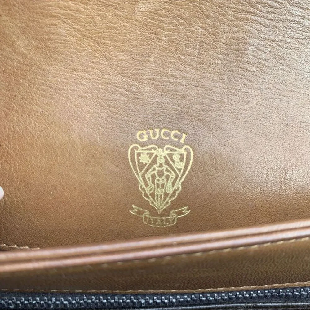 Gucci delivery duty